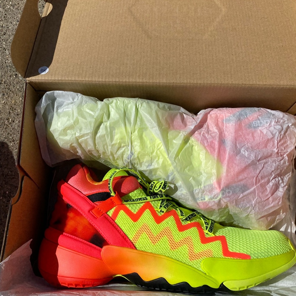 Adidas D.O.N Fire of Greatness Size 10.5 Mens VNDS with OG Box